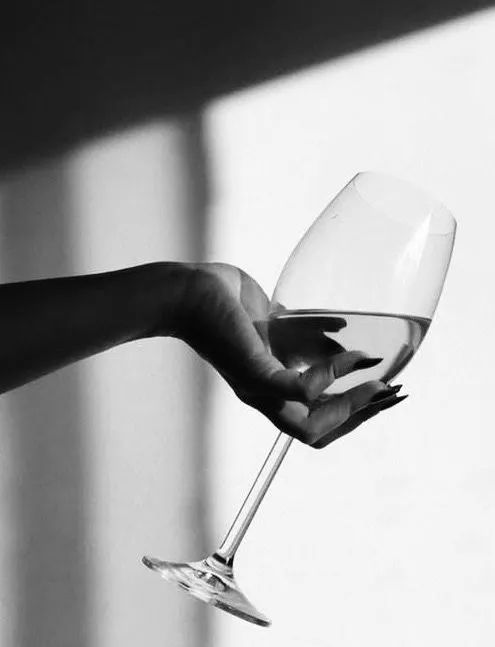 潮奢爆品|高級灰+鏡面,將極簡主義進行到底(圖2) 潮奢爆品|高級灰+鏡面,將極簡主義進行到底(圖2)