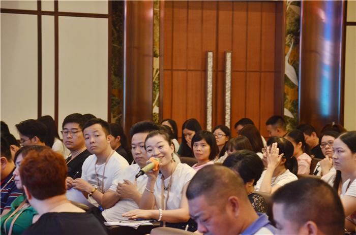 踏遍世界，只為做好每一片磚 —— 新濠大理石瓷磚品牌歐洲考察之旅！